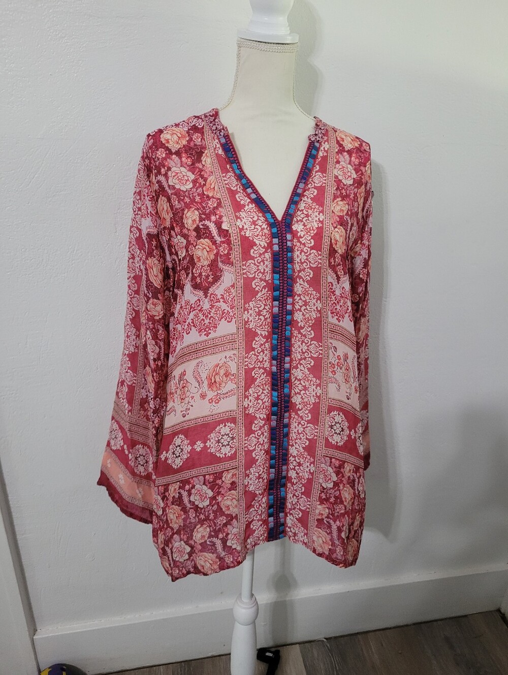 Johny Was Rayon  V Neck Size XL Lightweight Summer Blouse